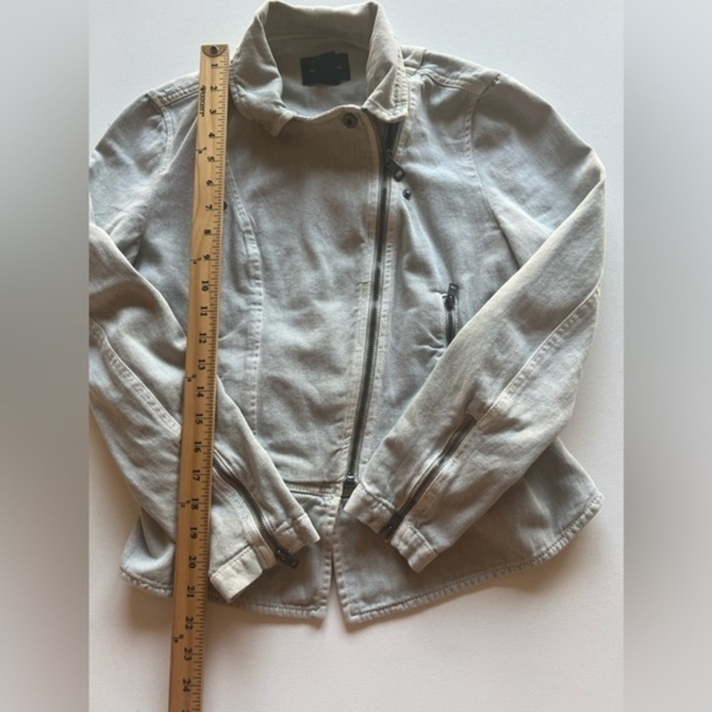 EUC DKNY Jeans Women's Ivory Denim Stretch Jacket w/Two Front‎ Pockets Sz S (C1)